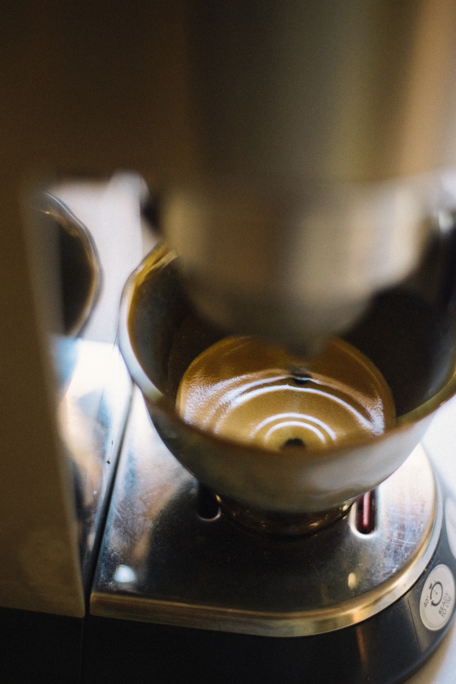 delonghi espresso machine leaving ripples in coffee cup