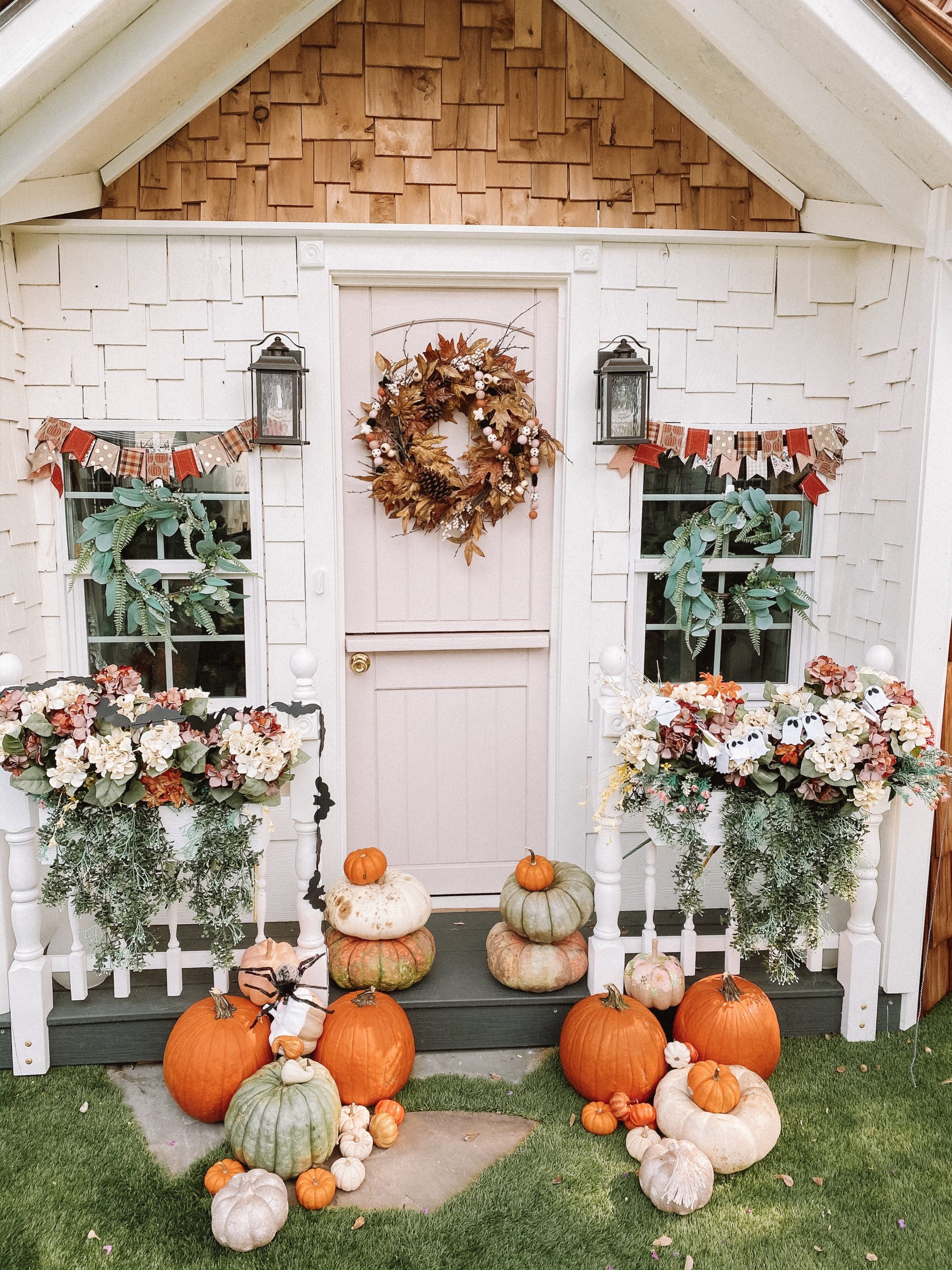 Playhouse Fall Decor - Casey Wiegand of The Wiegands