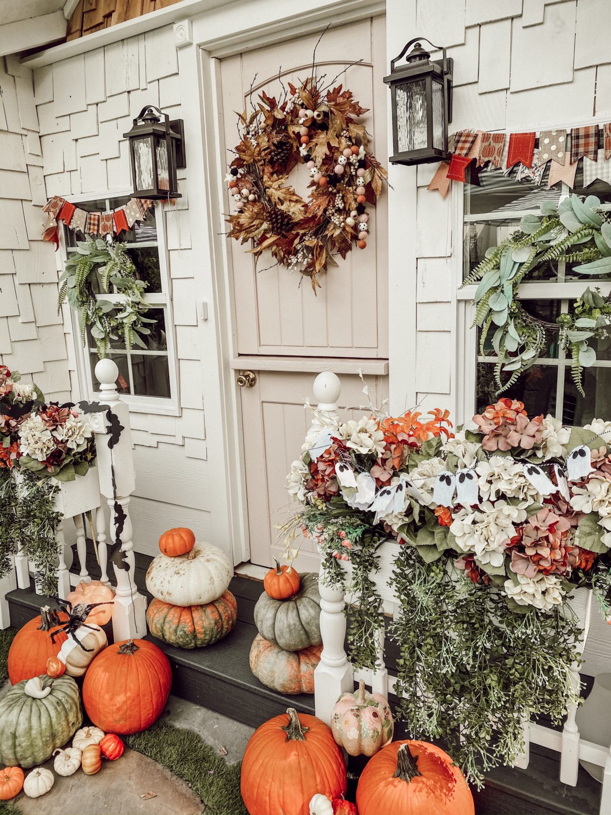 Playhouse Fall Decor - Casey Wiegand of The Wiegands
