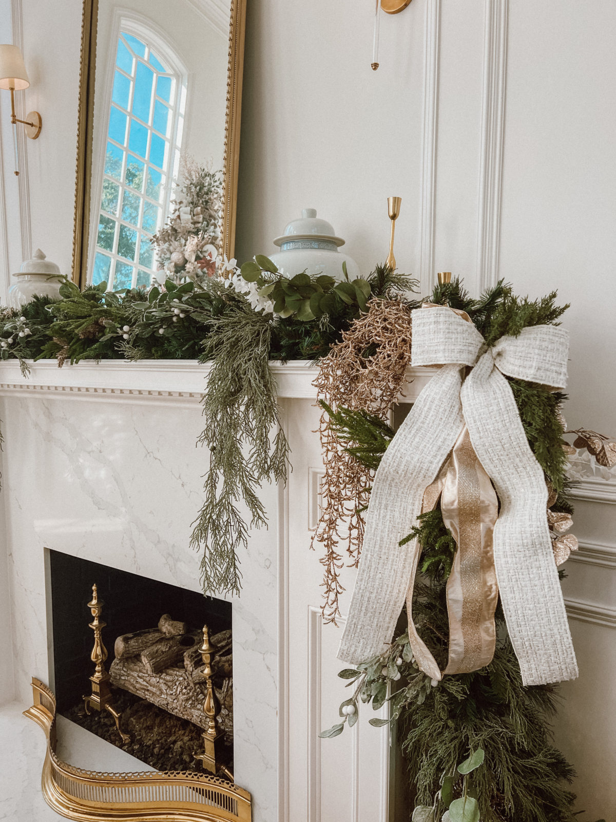 Christmas Mantle Decor - Casey Wiegand Of The Wiegands