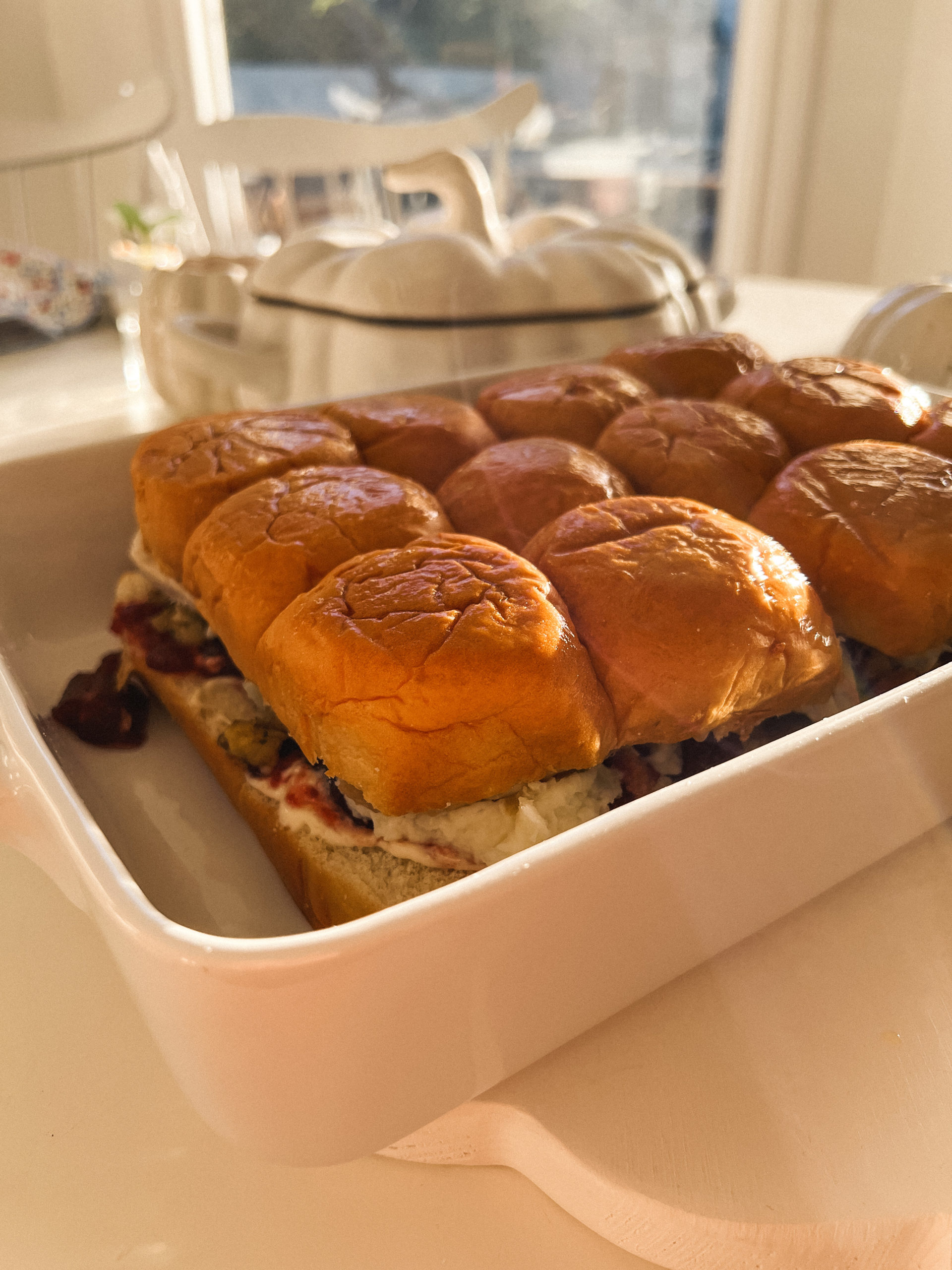 turkey sliders with cranberry sauce