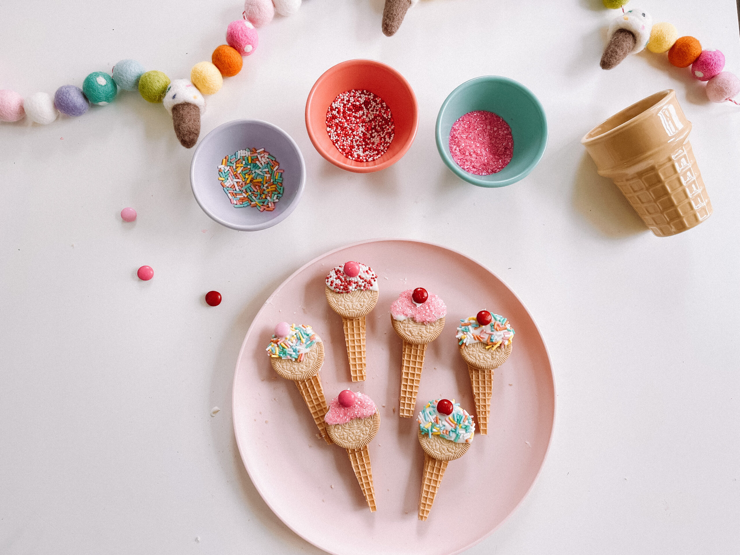 ice cream cone cookies decorated