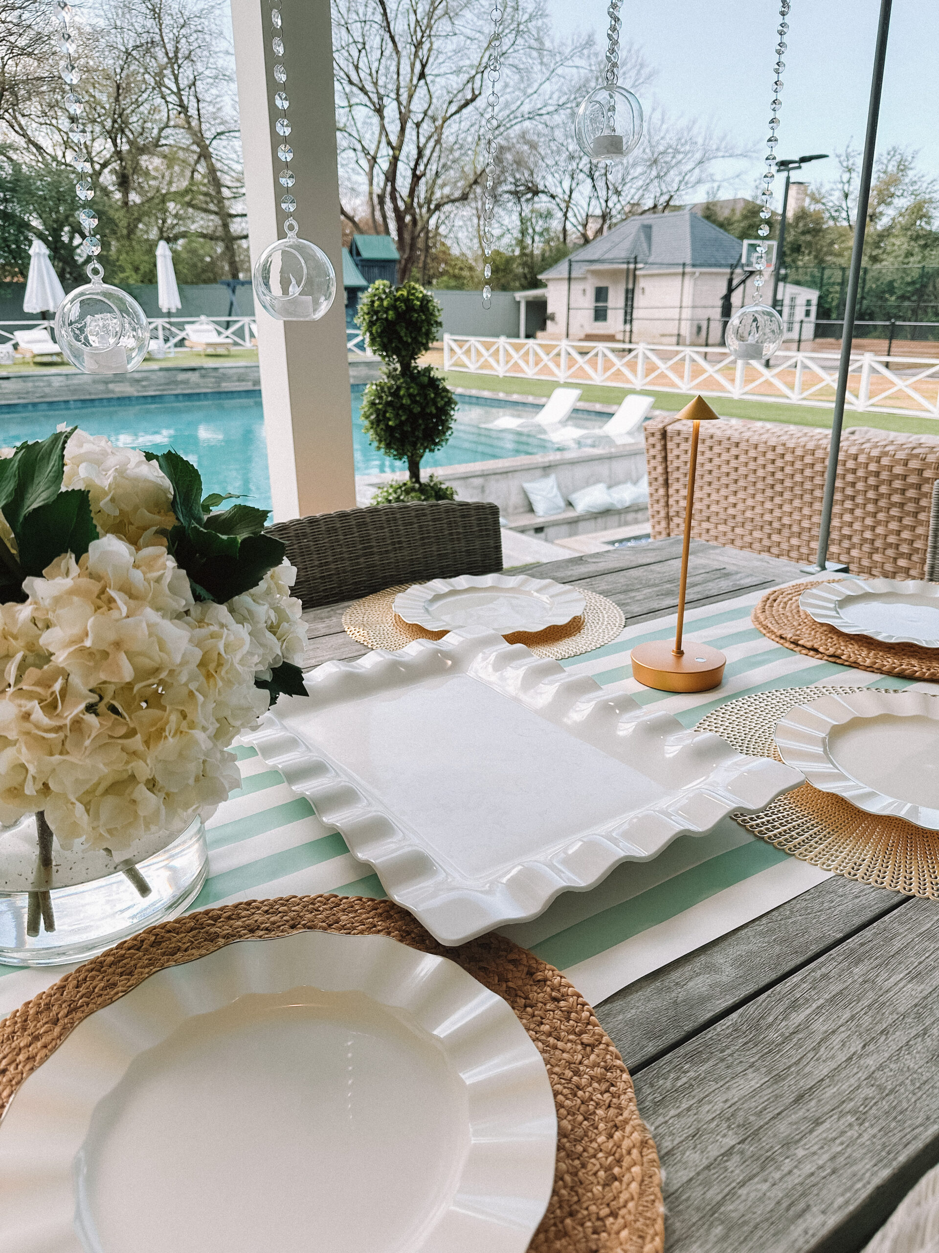 outdoor dinner party  ideas table