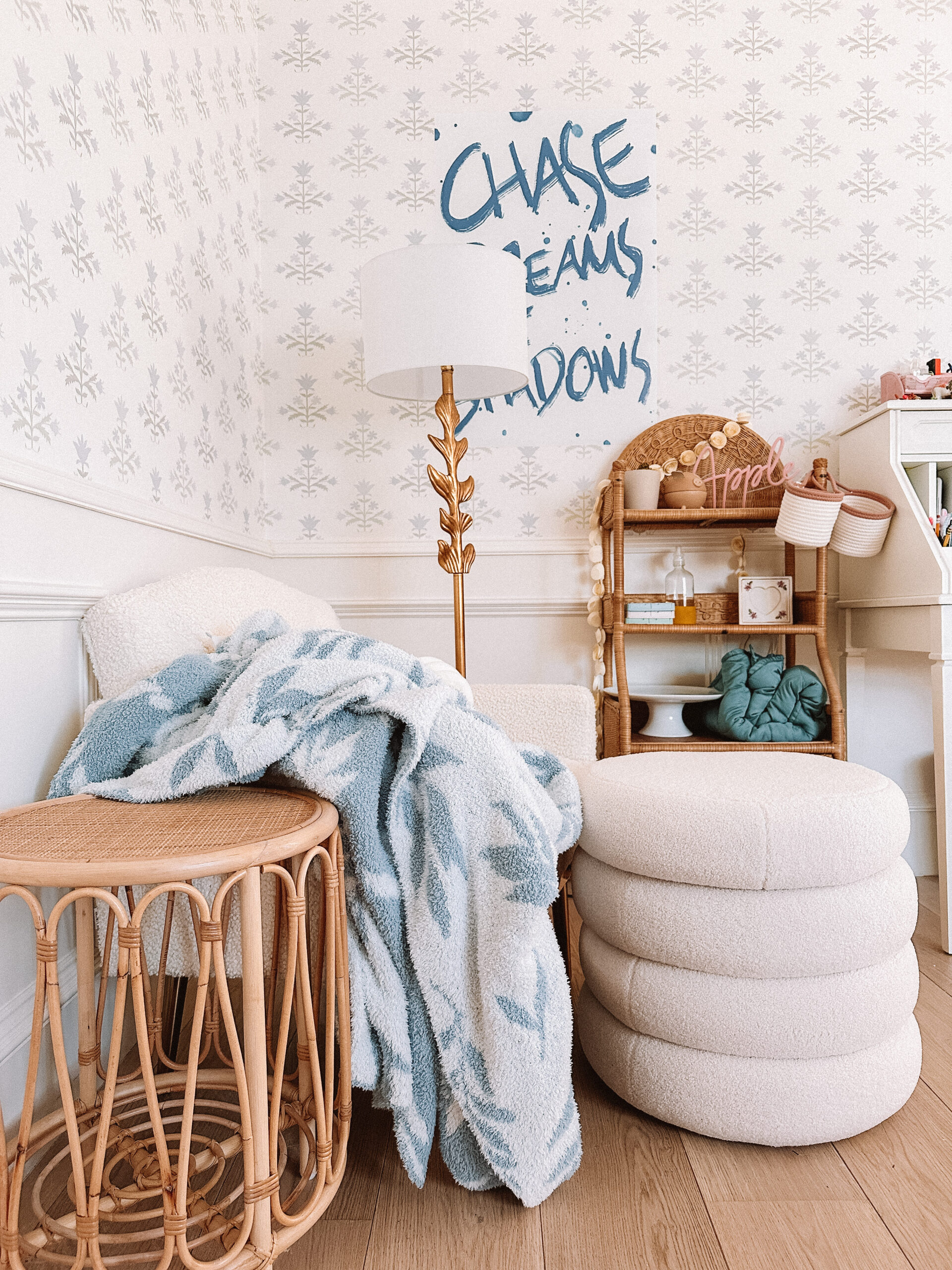 wallpaper ideas for girls bedroom