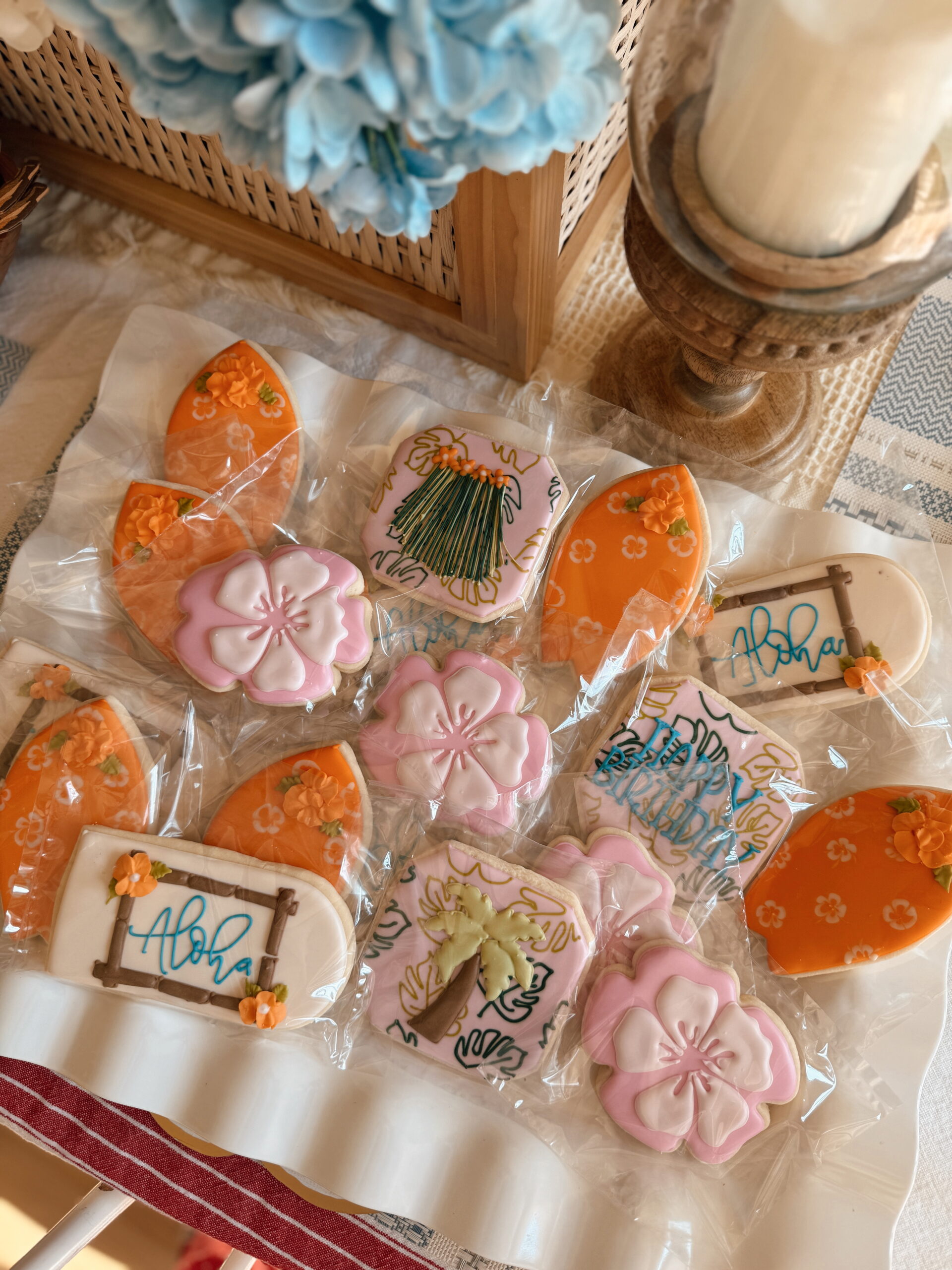 tropical party decorations